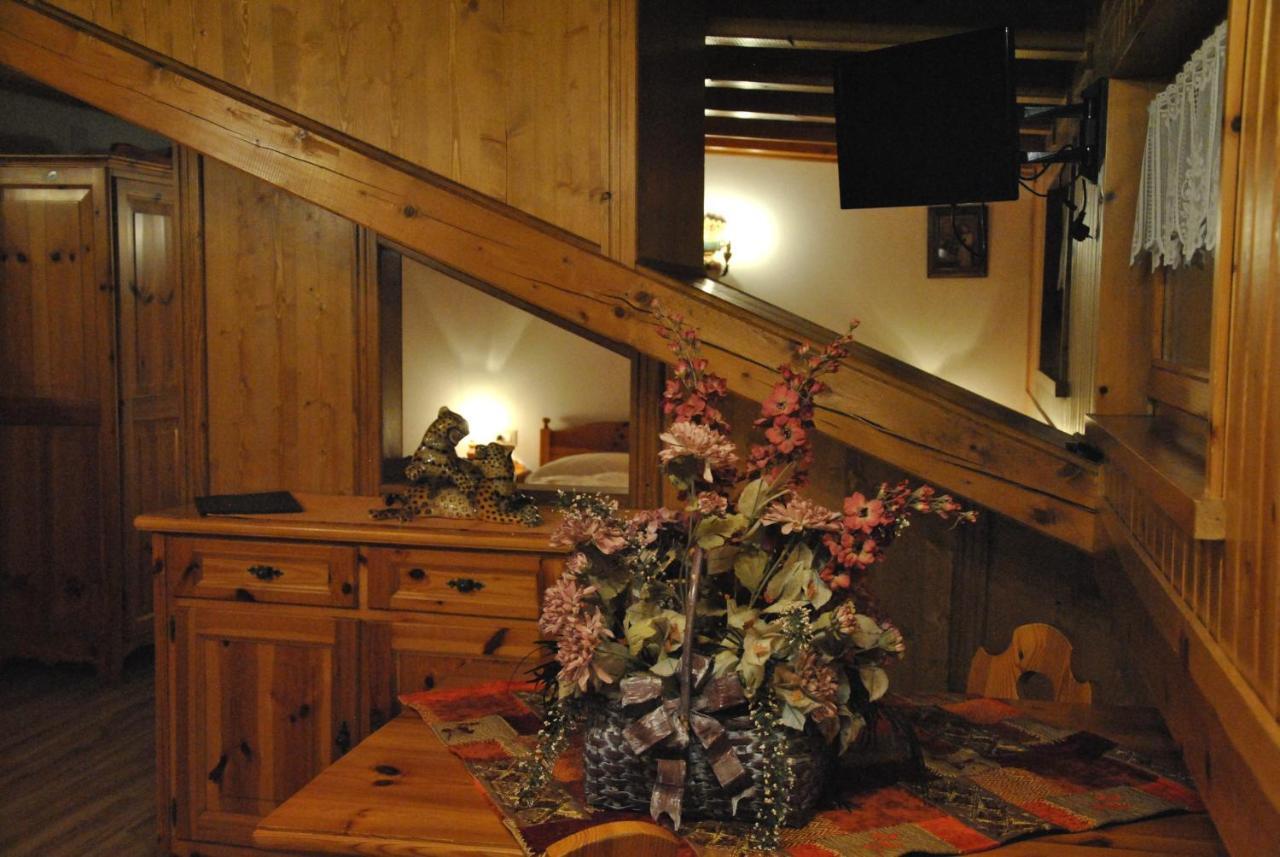 La Pineta Apartment 파돌라 외부 사진